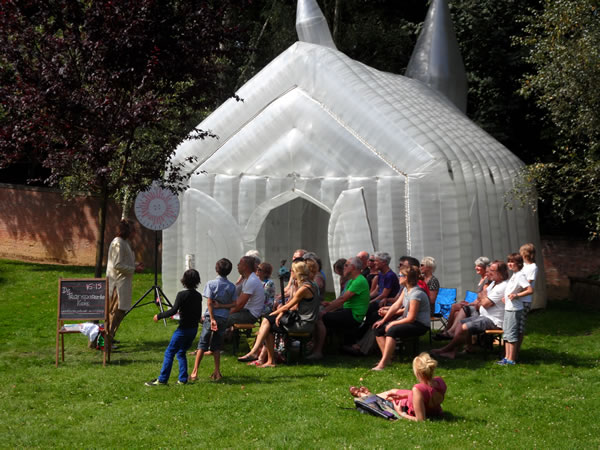 7 Gereja Nggak Biasa